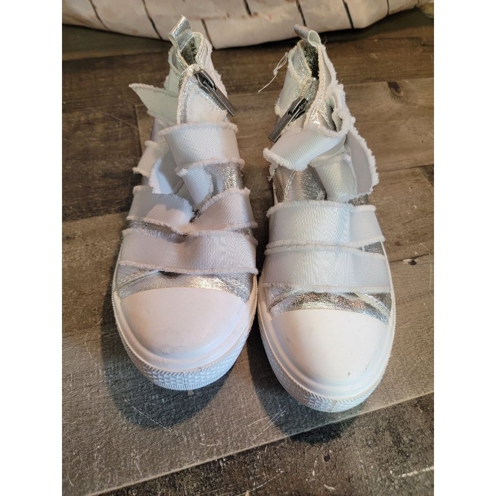 Youth white Silver Bow 2.5 high top shoe‎
